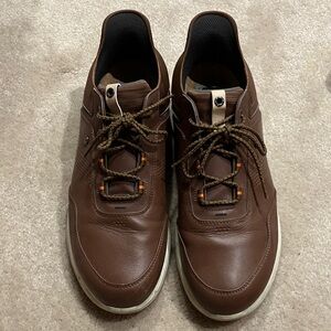 Brown Footjoy Versatrax Leather spikeless golf shoes